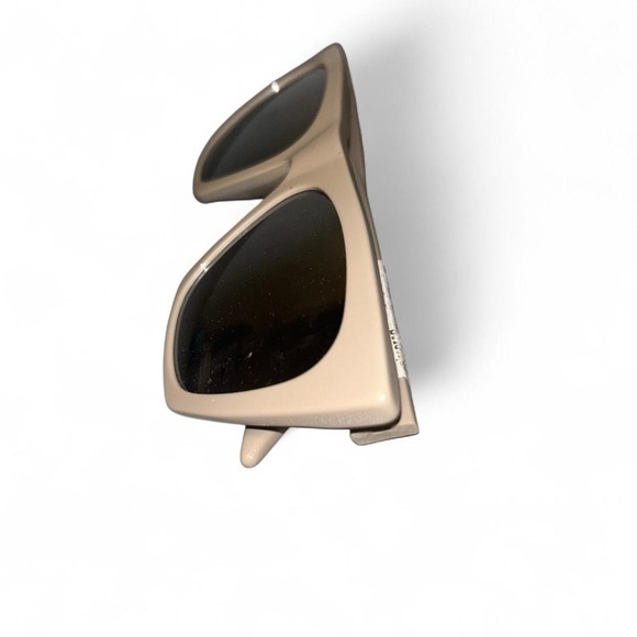 Diff Eyewear Beige Sunglasses - Picture 3 of 7